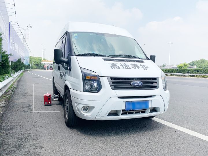 高速公路標(biāo)線光亮度檢測(cè)：車載式動(dòng)態(tài)標(biāo)線逆反射系數(shù)檢測(cè)設(shè)備